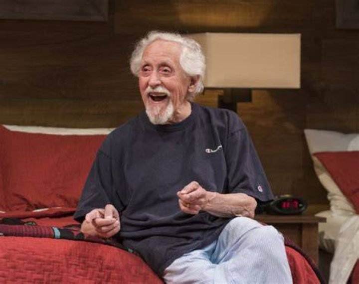 10 Oldest Living Actors in the World