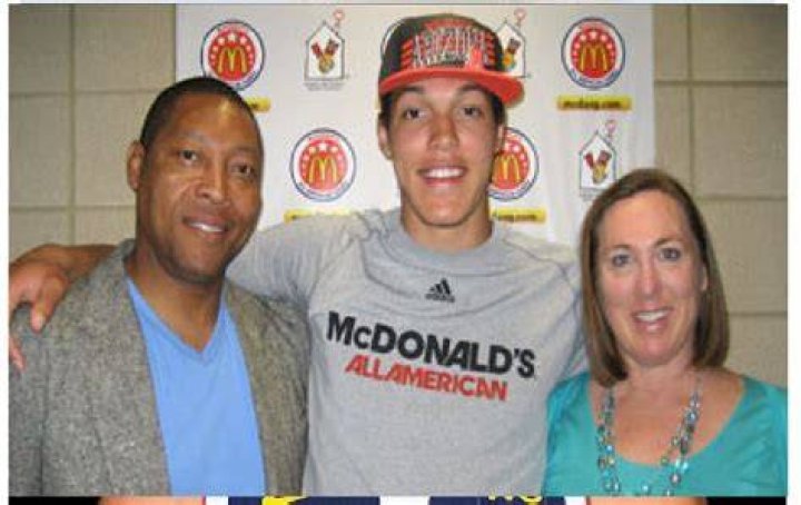 Aaron Gordon Parents Is Dakota Still Girlfriend Of Aaron Gordon What