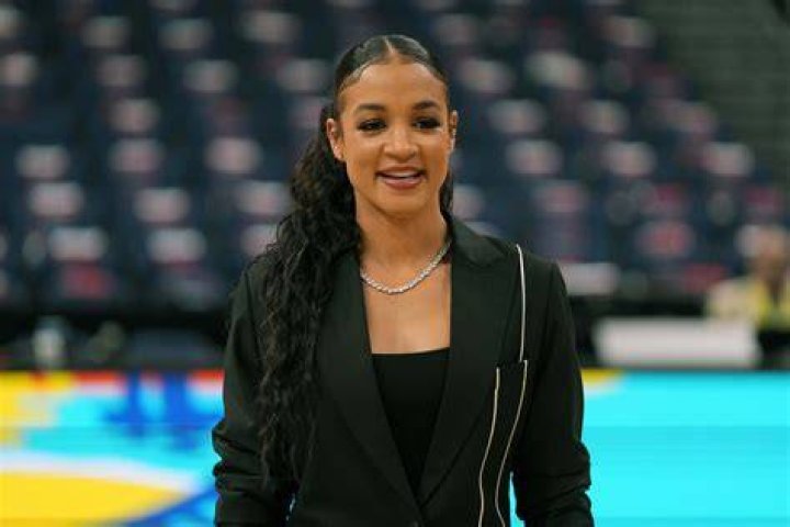 Andraya Carter An Analyst And Reporter For ESPN/SEC Network Coverage