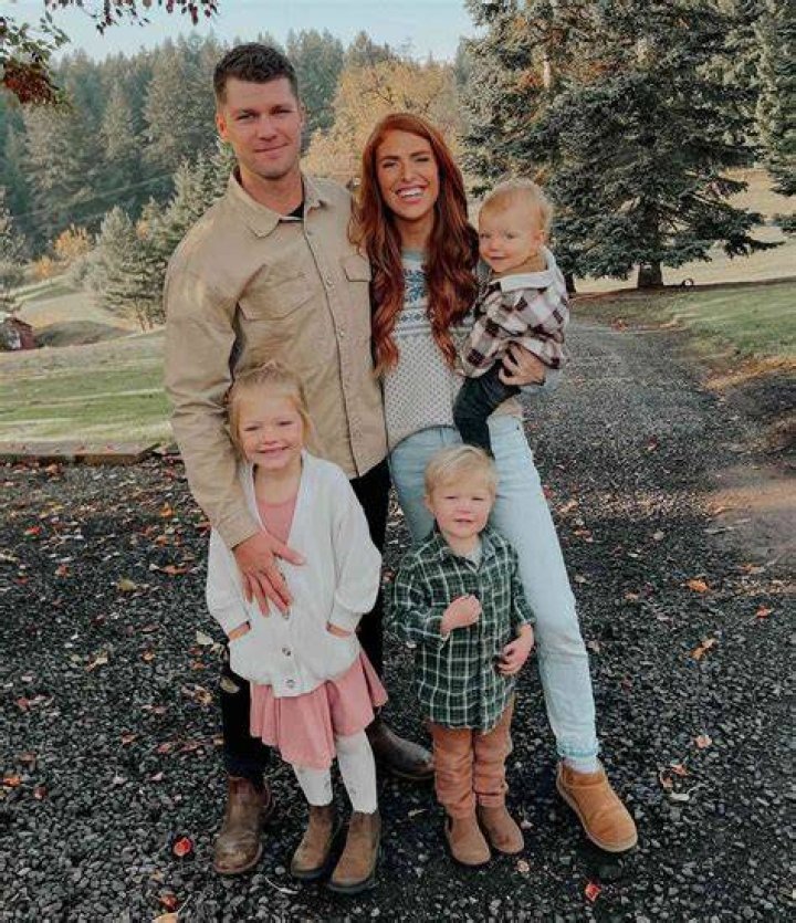 Audrey and Jeremy Roloff Celebrate Thanksgiving with Kids Photos