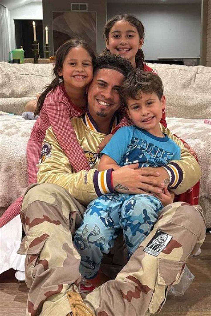 Austin McBroom family girlfriend, kids, parents, siblings Familytron