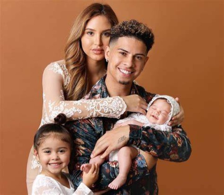 Austin McBroom Wiki, Age, Wife, Family, Childrens, Parents, Height