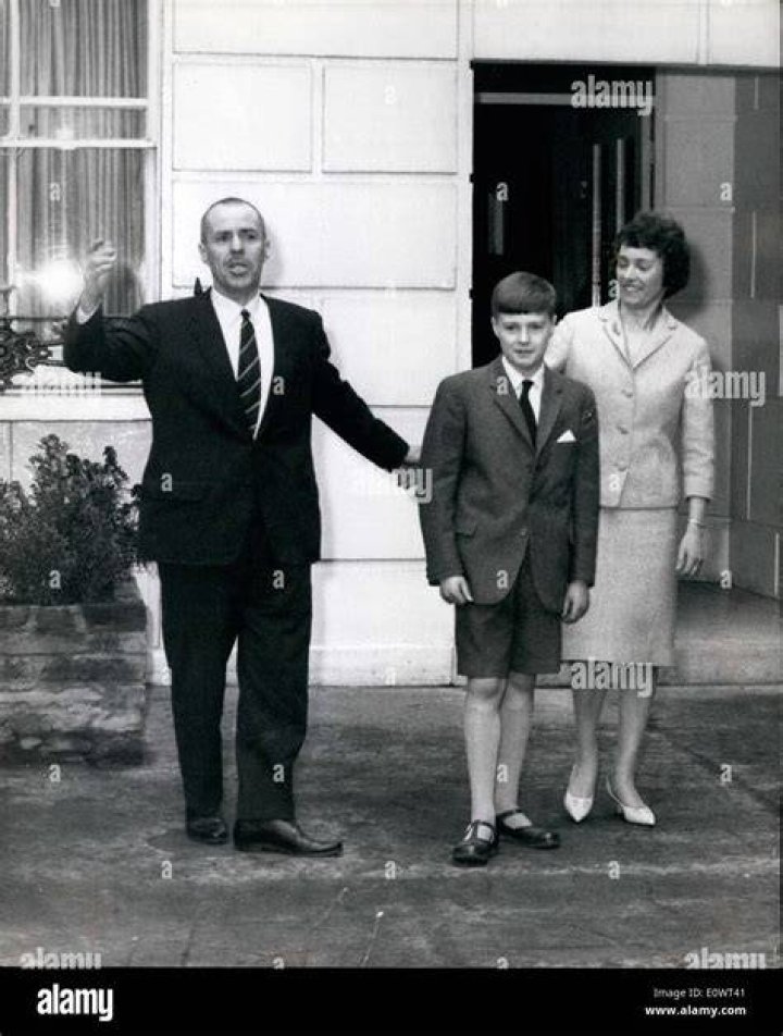 Avril 04, 1964 Greville Wynne arrive &agrave; son domicile de Chelsea