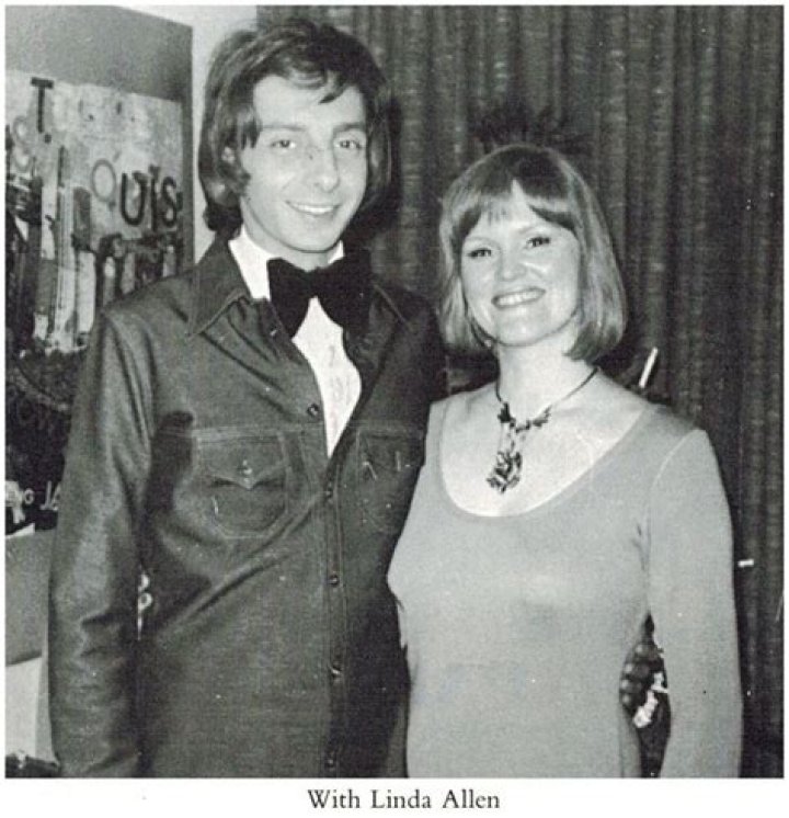 Barry And Companion, Linda Allen barry manilow Photo (36881444) Fanpop