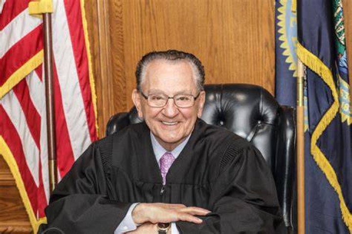 Beloved TV Judge Frank Caprio ‘I wear a heart under my robe’