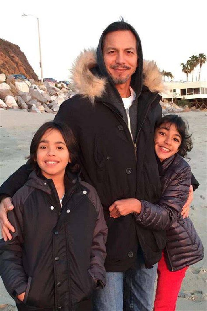 Benjamin Bratt on His Kids, Sports & Mentors Family Entourage