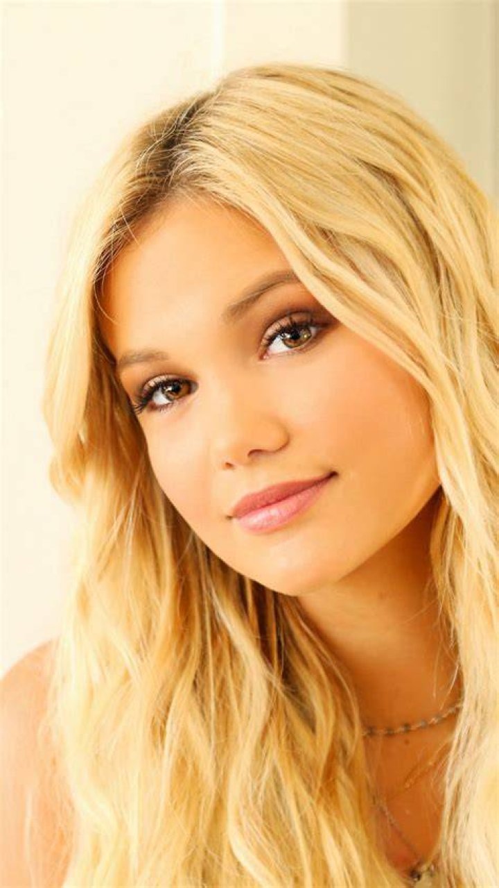 Blonde, actress, beautiful smile, Olivia Holt, celebrity, 1080x1920