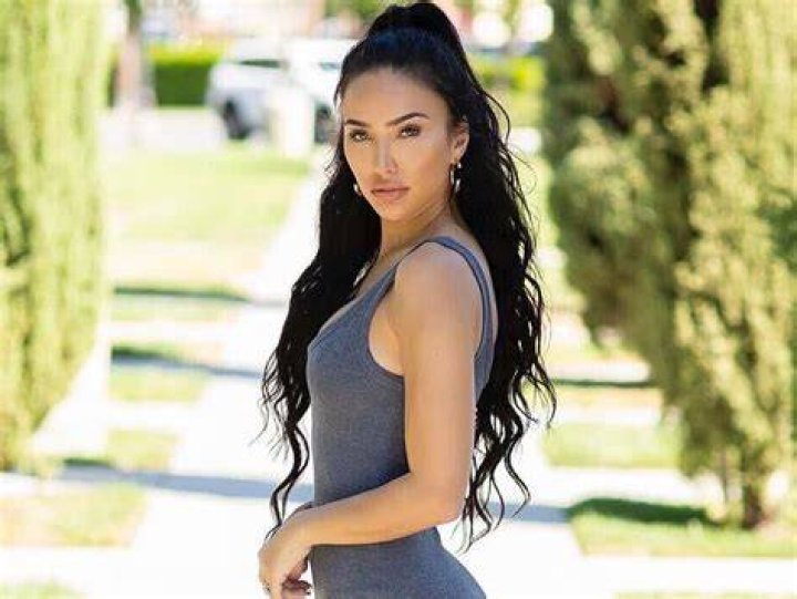 Bre Tiesi Height Age Weight Measurement Wiki Biography & Net Worth