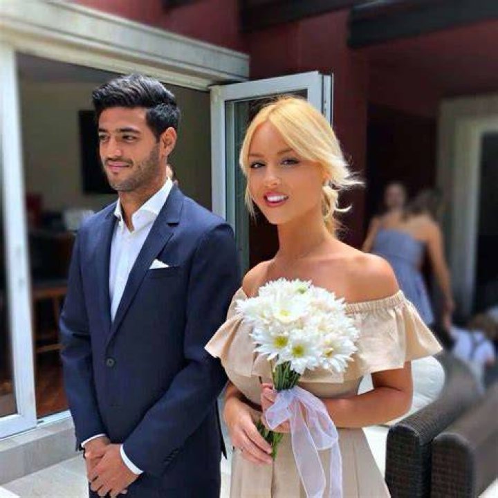 Carlos Vela is not Married to Wife. Dating Girlfriend Saioa Ca&ntilde;ibano