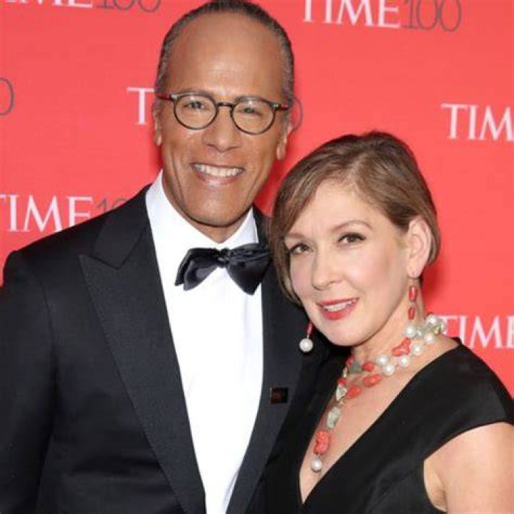 Carol Hagen biography what is known about Lester Holt’s wife? Legit.ng