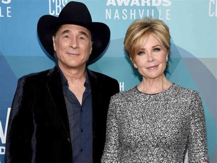 Clint Black, Lisa Hartman Black to perform at Buddy Holly Hall in November