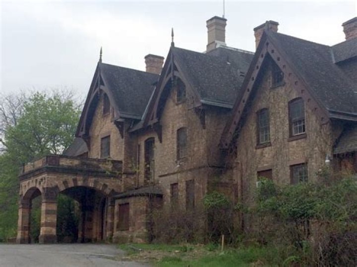 Craig House Sale Pending The Highlands Current