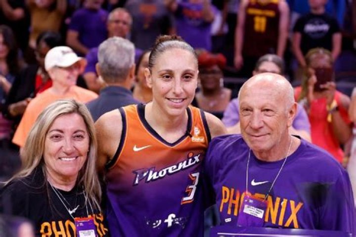 Diana Taurasi siblings Meet Diana Taurasi sister Jessika Taurasi ABTC
