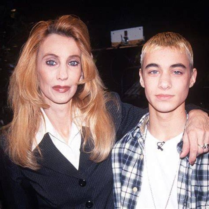 Does Eminem have a sister named Lily? Celebrity.fm 1 Official