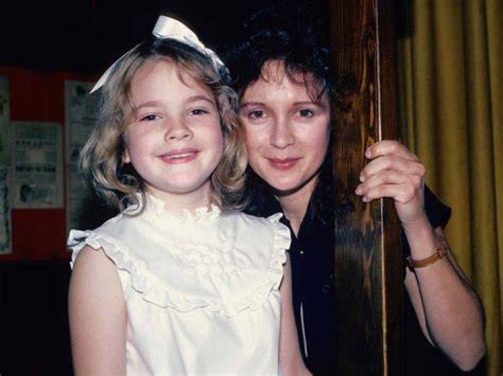 Drew Barrymore & her mom at the MTV Video Music Awards 1995 Barrymore