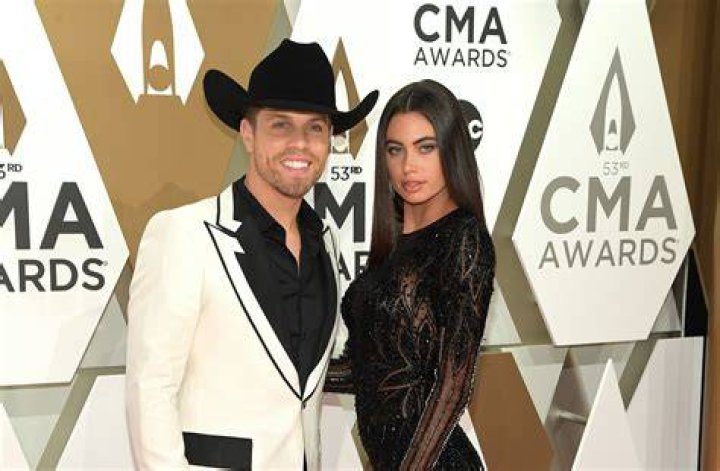 Dustin Lynch ‘A Relationship Is Not Going to Happen'