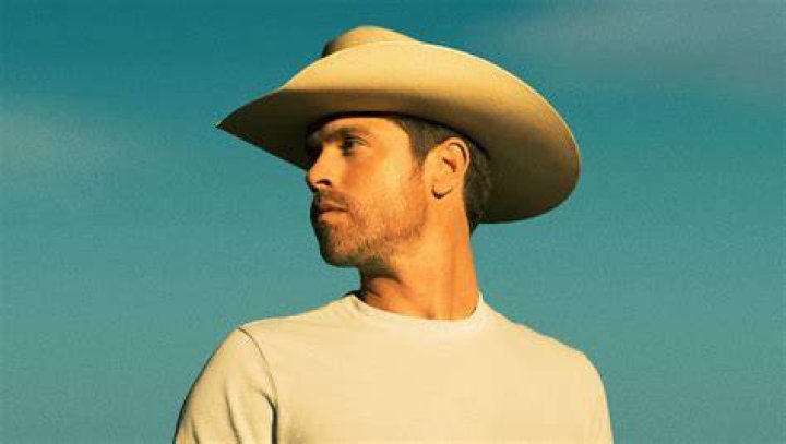 Dustin Lynch Opens Up About His Relationship With Girlfriend Kelli