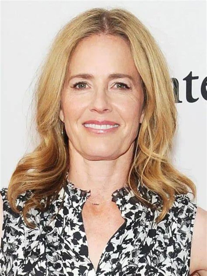Elisabeth Shue Biography, Age, Weight, Height, Friend, Like, Affairs