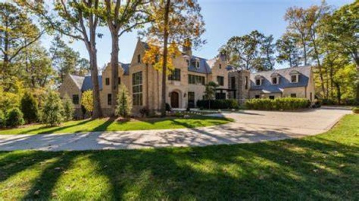Exclusive Buckhead mansion used as Home for the Holidays Showhouse