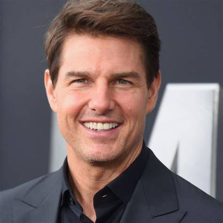 Famous movie actor Tom Cruise wallpapers and images wallpapers