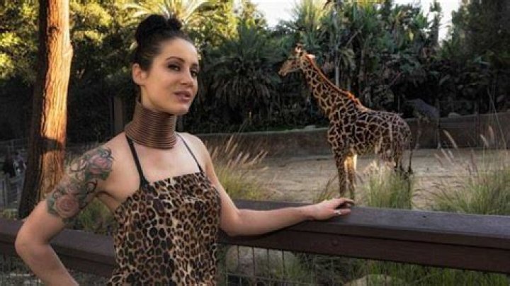 Giraffe woman now Her looks after removing the neck rings Tuko.co.ke
