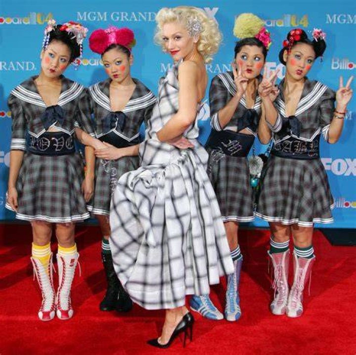 Gwen Stefani's Two Perfect Pregnancy Looks Which Works Best? E! News