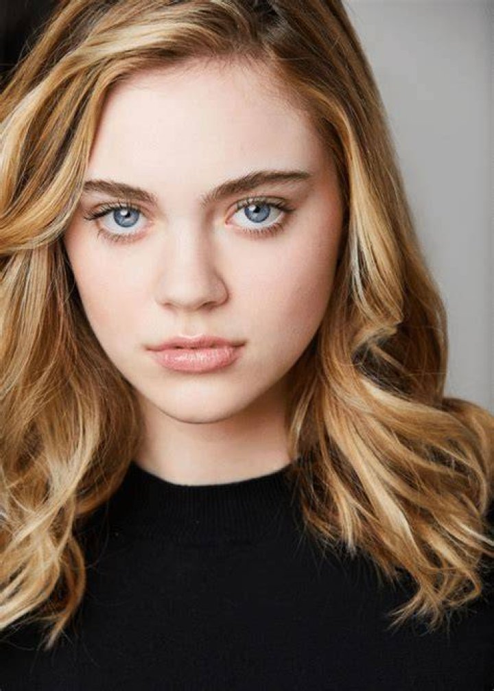 Isabel Gravitt Wikipedia, Age, Bio, Height, Boyfriend, Instagram