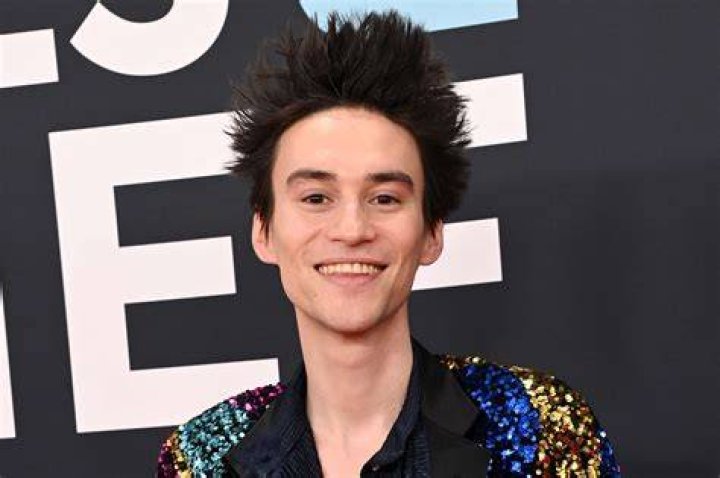 Jacob Collier Shares New Song &ldquo;Never Gonna Be Alone&rdquo; featuring Lizzy