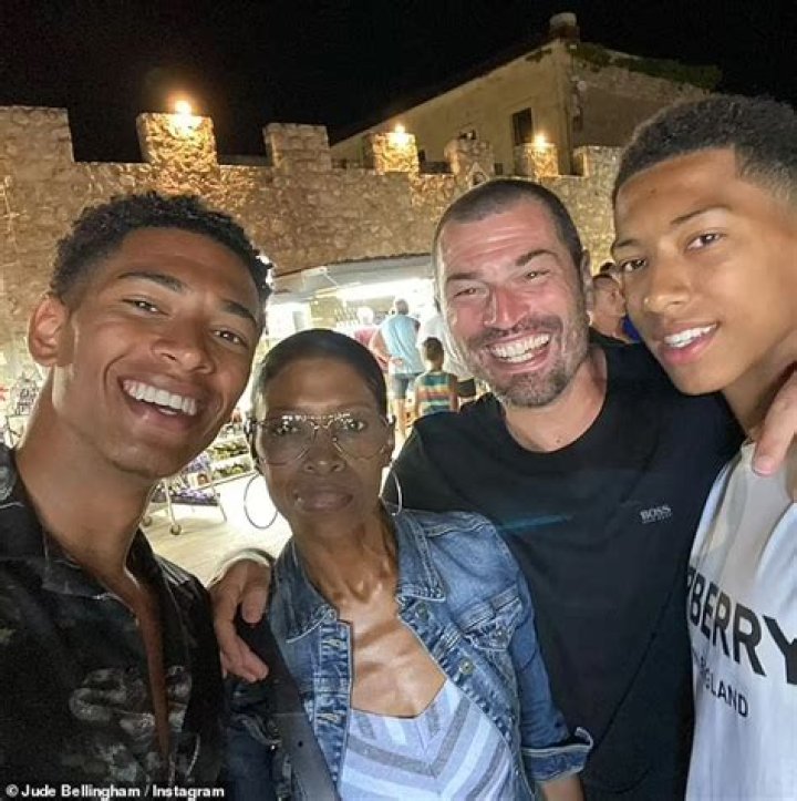 Jude Bellinghams Geheimwaffe ist seine MUTTER Englands Superstar sagt