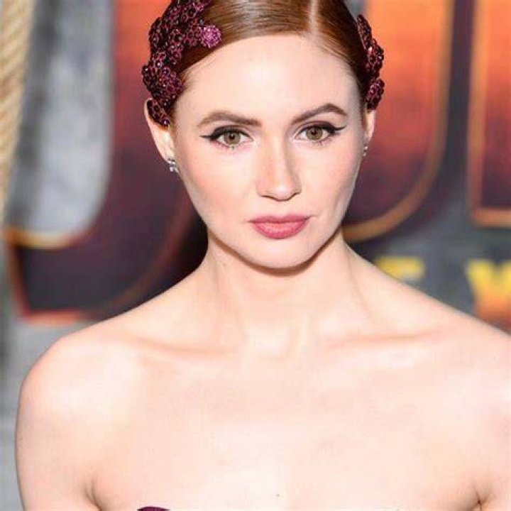 Karen Gillan Bio, Net Worth, Affair, Boyfriend, Age, Facts, Wiki