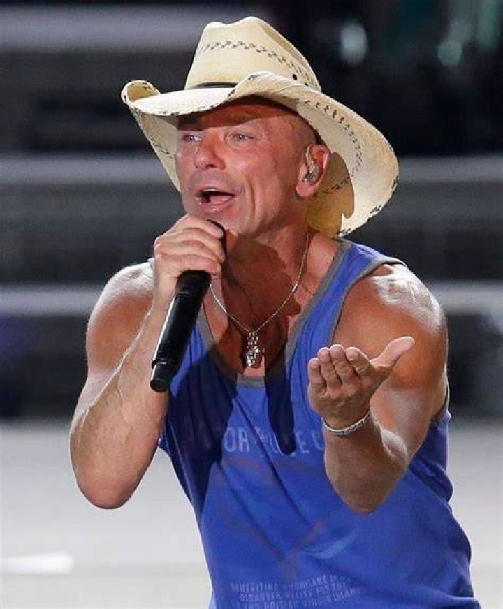 Kenny Chesney seeks to repeat historic feat