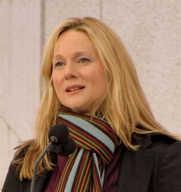 Laura Linney Biography Facts, Childhood, Family Life & Achievements