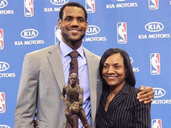 LeBron James’ Mom Gloria Raised Global Icon as a Single Mother Fanbuzz
