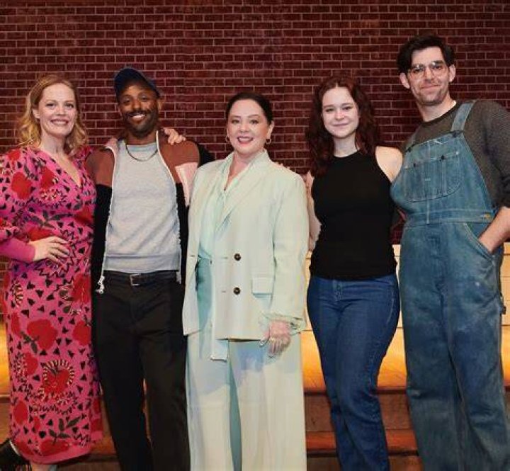 Melissa McCarthy and the Cast of &lsquo;Mike and Molly&rsquo; Tease Series Finale