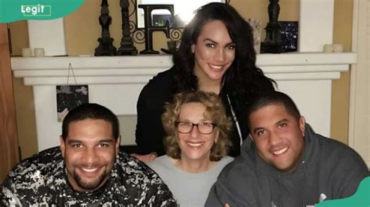 Nia Jax & Her Family Wwe female wrestlers, Wwe womens, Nia jax