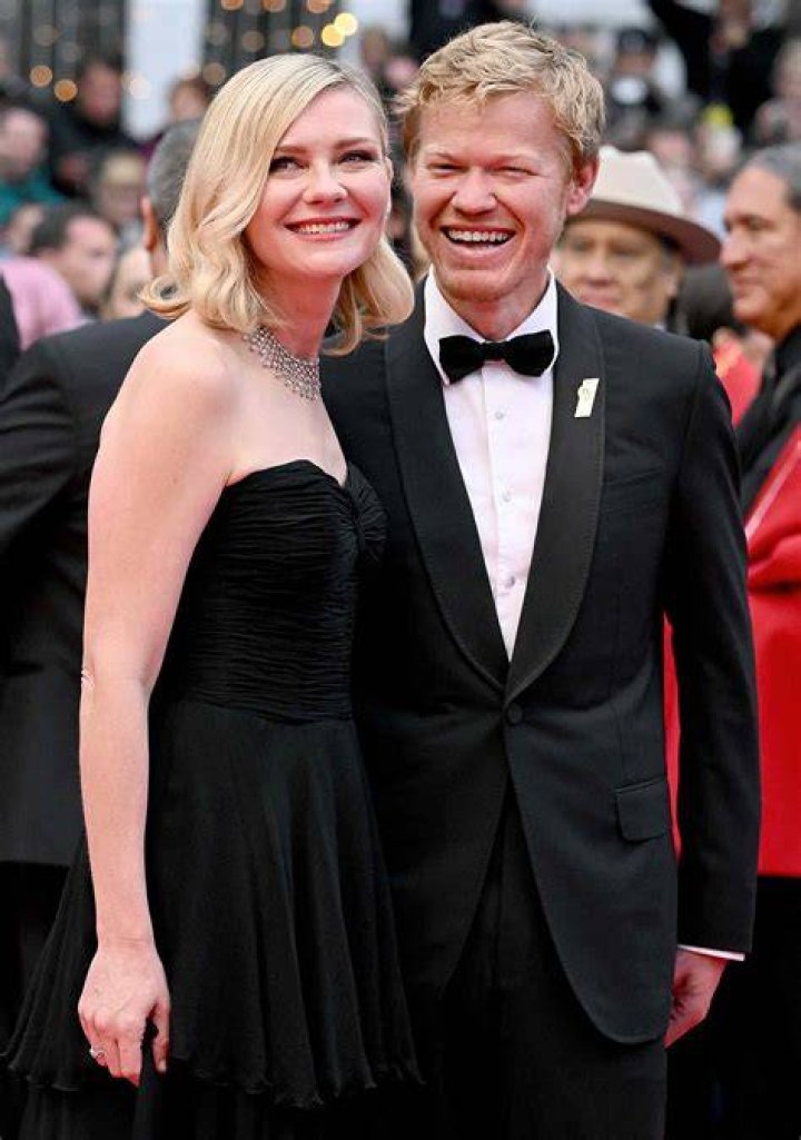 N.J.&rsquo;s Kirsten Dunst marries Jesse Plemons. Parents of 2 celebrate with