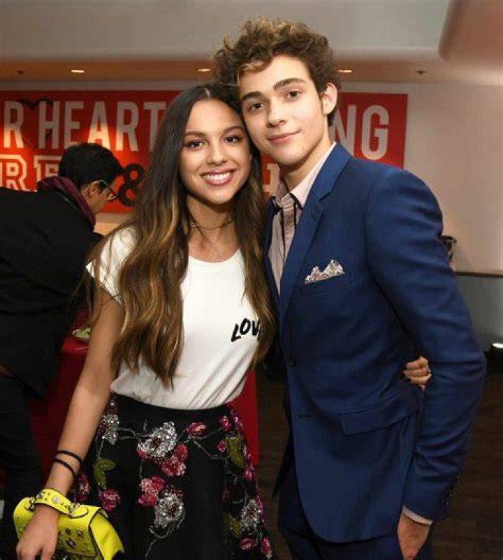 Olivia Rodrigo & Joshua Bassett Talk Married Biography