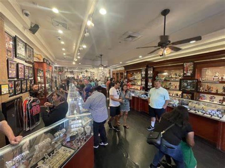 Pawn Stars' Rick Harrison to Shave Standish's Head for Charity Coin News