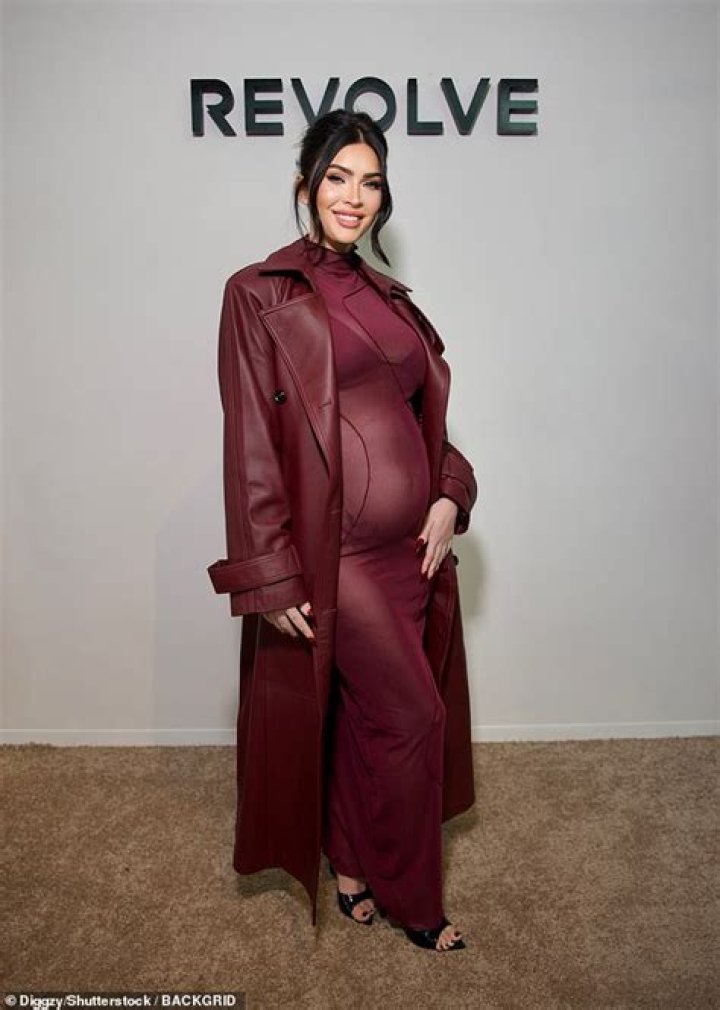 Pregnant Megan Fox Jokes About Who Her Baby Daddy Is Us Weekly