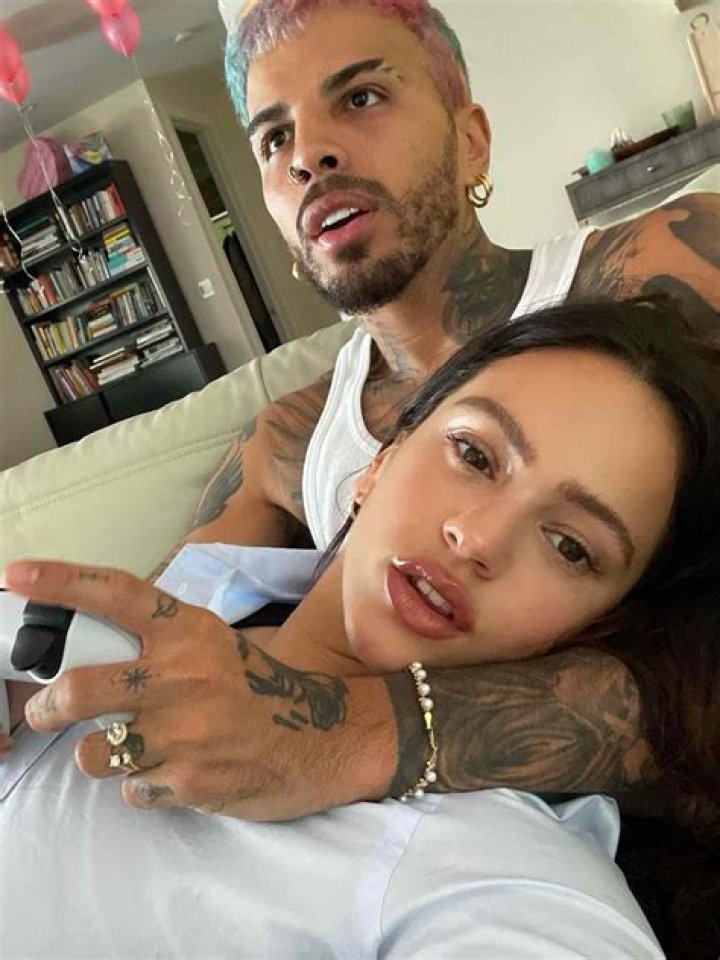 Rauw Alejandro New Girlfriend Is He Currently Dating Anyone? Venture