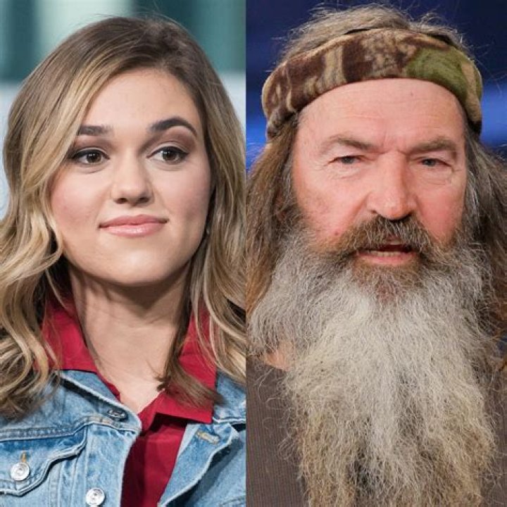 Sadie Robertson Has Sweet Reaction to Her Grandpa Phil's New Daughter