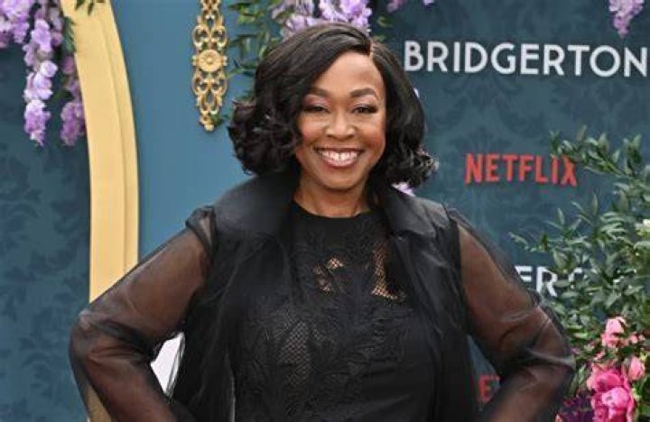 Shonda Rhimes Gushes Over Bridgerton’s RegeJean Page