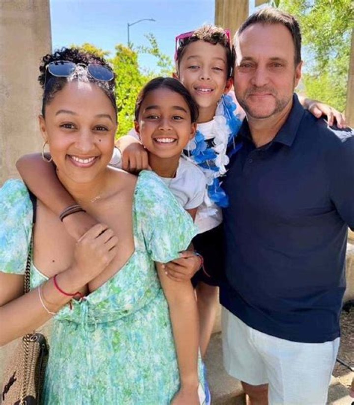 Tamera Mowry 🇧🇸🇺🇸 and her mother Darlene 🇧🇸 Celebrity families