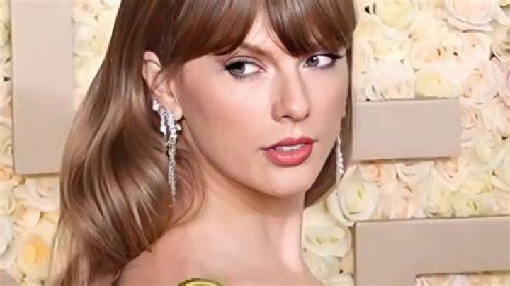 Taylor Swift's Mom Andrea Gives Heartwarming Speech At ACM Awards