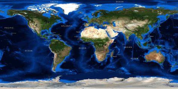 The world's smallest woman, Jyoti Amge, is also in the freak show