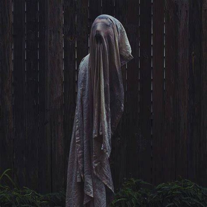 These Creepy Photographs Of Faceless People Are About To Invade Your