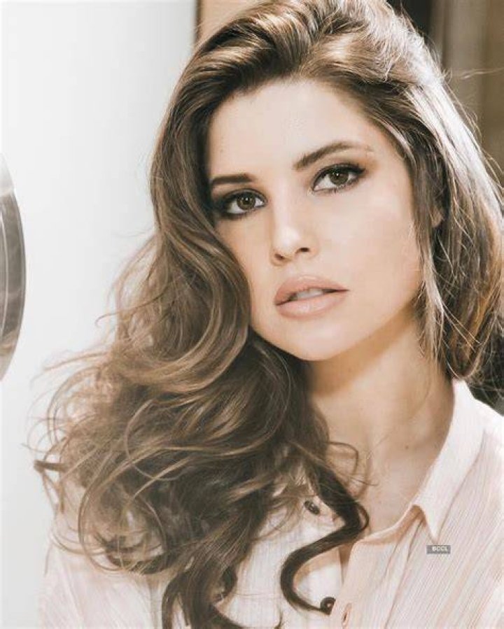 These pictures of Playboy model & actress Amanda Cerny will take your