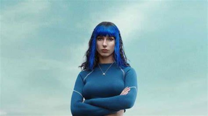 to Eden, the cast Lola Rodr&iacute;guez is Mayka Auralcrave