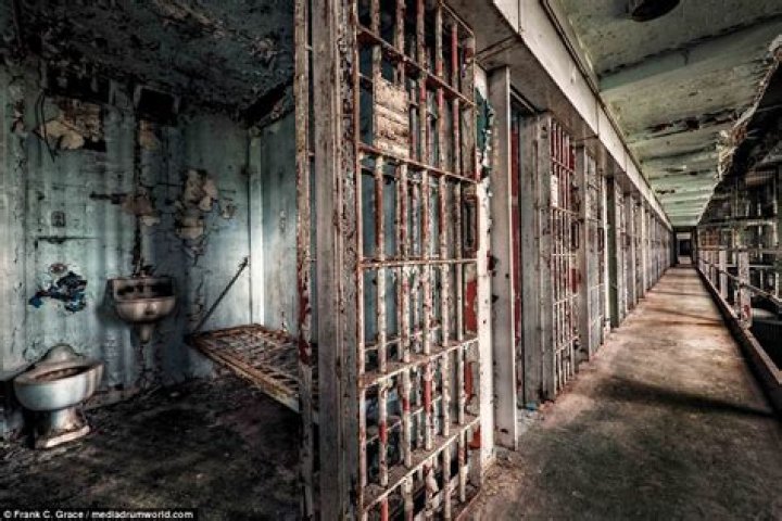US prison West Virginia State Penitentiary disturbing tourist