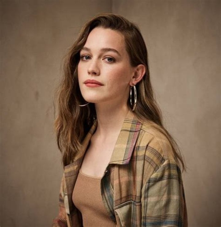 Victoria Pedretti Biography, Age, Wiki, Height, Weight, Boyfriend
